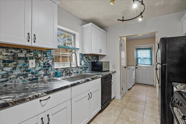 7036 Idaho Avenue, Hammond, IN 46323