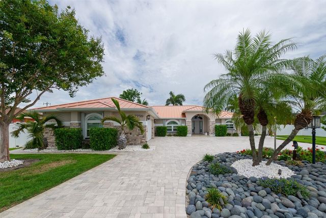 7759 CARVER COURT, Seminole, FL 33772