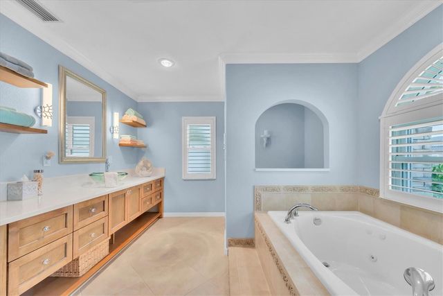 7759 CARVER COURT, Seminole, FL 33772