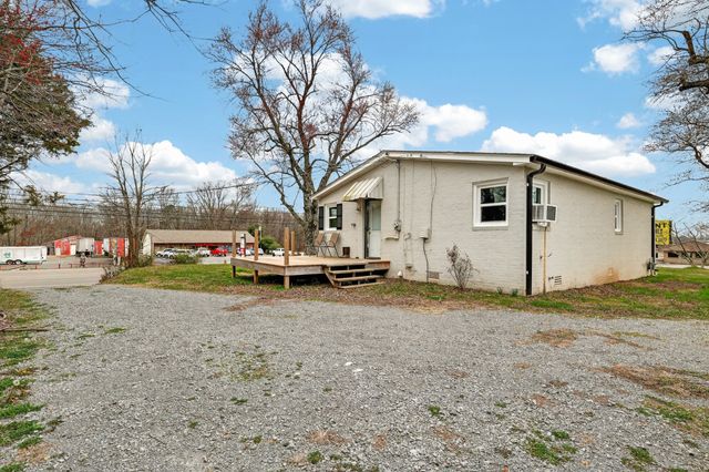 2749 Huntsville Hwy, Fayetteville, TN 37334