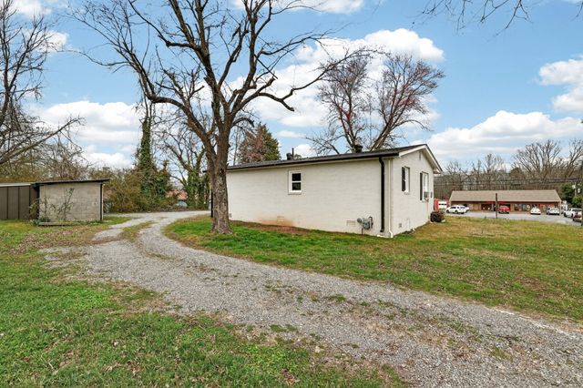 2749 Huntsville Hwy, Fayetteville, TN 37334