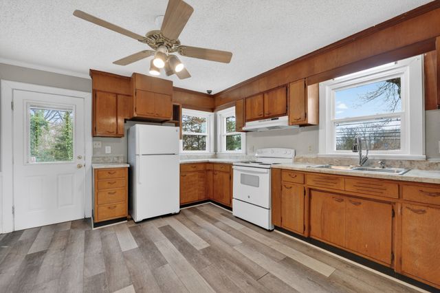 2749 Huntsville Hwy, Fayetteville, TN 37334