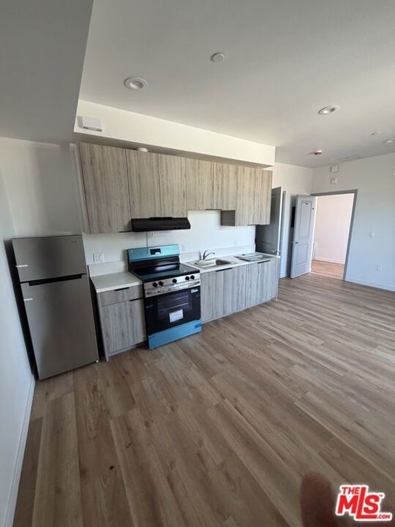 1432 E 25th Street, Los Angeles, CA 90011 — photo 4