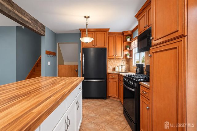153 Whitman Avenue, Edison, NJ 08817