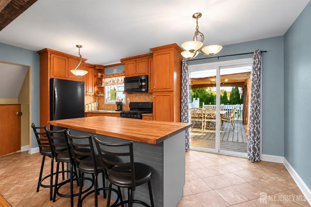 153 Whitman Avenue, Edison, NJ 08817