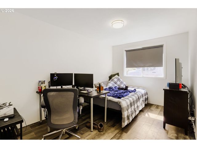 7817 Se STRAWBERRY Ln, Milwaukie, OR 97267