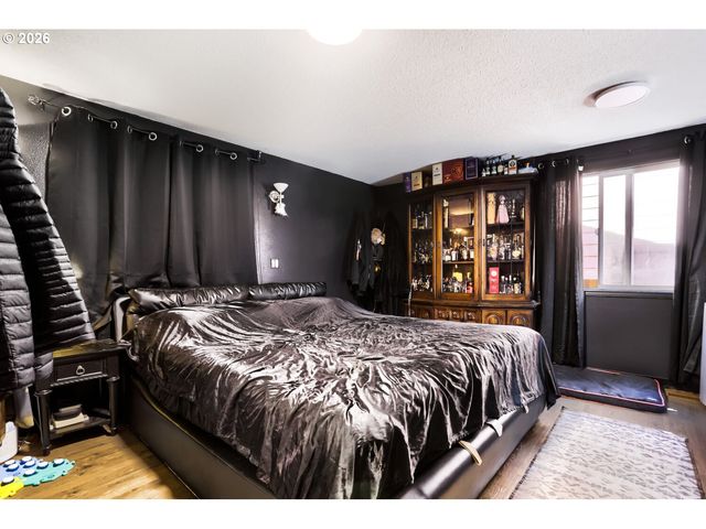 7817 Se STRAWBERRY Ln, Milwaukie, OR 97267