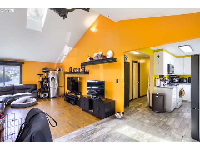 7817 Se STRAWBERRY Ln, Milwaukie, OR 97267