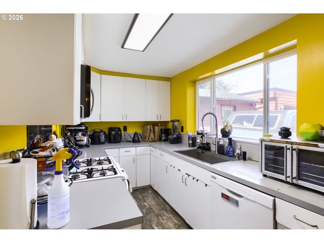 7817 Se STRAWBERRY Ln, Milwaukie, OR 97267