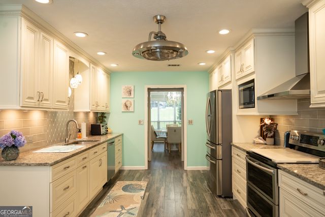 122 Colonial Court, Lagrange, GA 30240