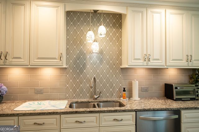 122 Colonial Court, Lagrange, GA 30240
