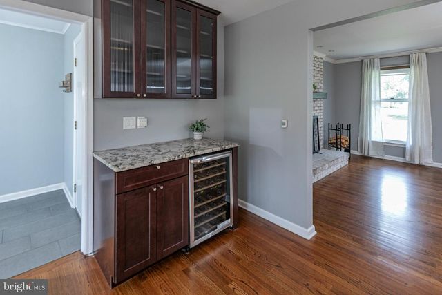 21 SLEEPY HOLLOW LN, Belle Mead, NJ 08502