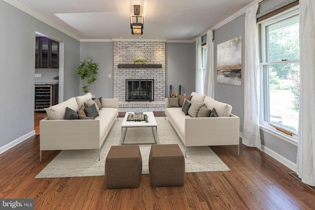 21 SLEEPY HOLLOW LN, Belle Mead, NJ 08502