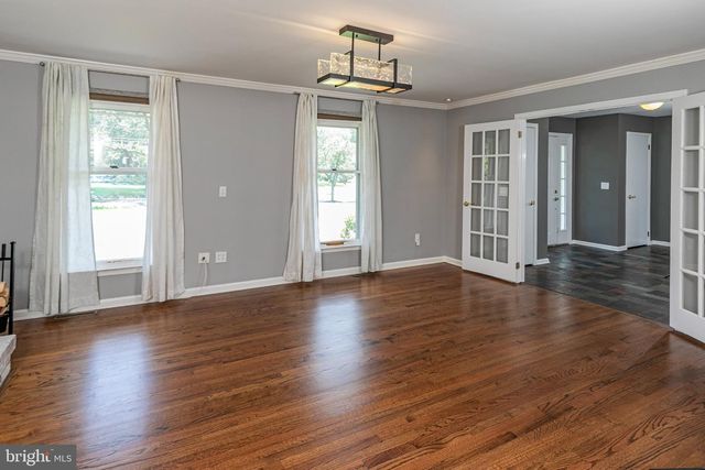 21 SLEEPY HOLLOW LN, Belle Mead, NJ 08502