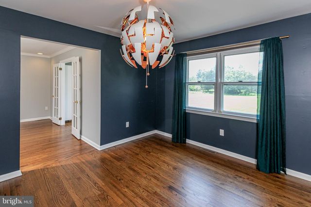 21 SLEEPY HOLLOW LN, Belle Mead, NJ 08502