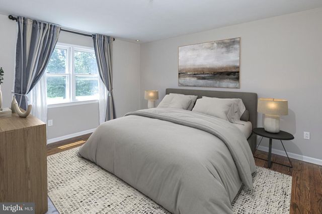 21 SLEEPY HOLLOW LN, Belle Mead, NJ 08502