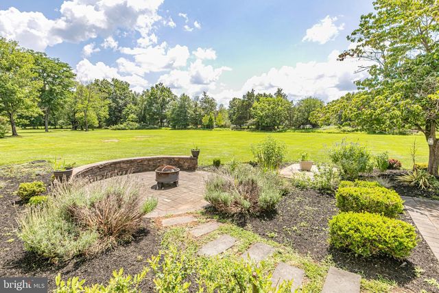 21 SLEEPY HOLLOW LN, Belle Mead, NJ 08502