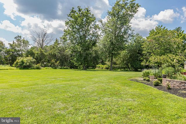 21 SLEEPY HOLLOW LN, Belle Mead, NJ 08502