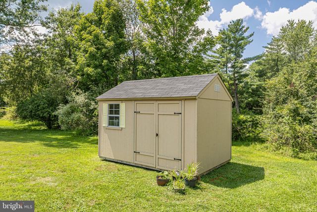 21 SLEEPY HOLLOW LN, Belle Mead, NJ 08502