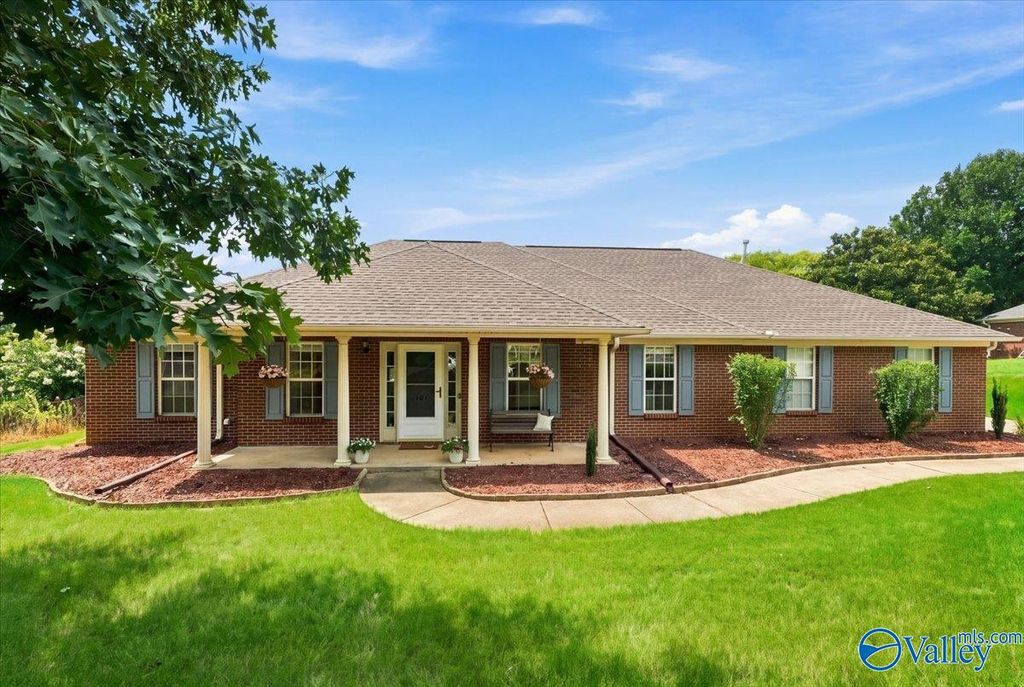 161 Waterbury Drive, Harvest, AL 35749