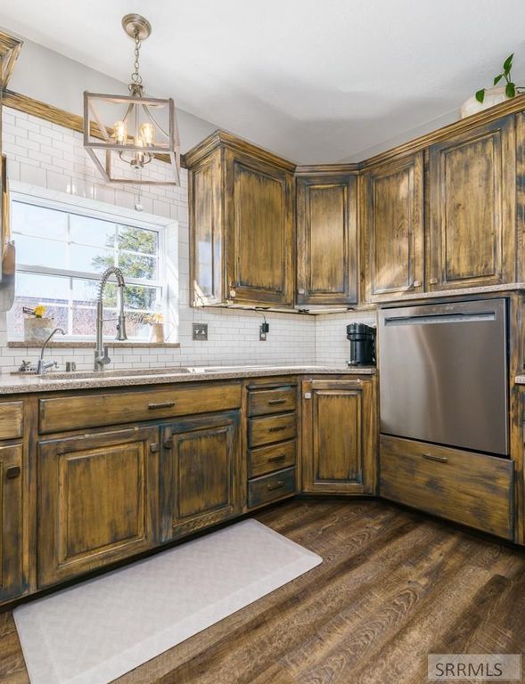 Image 10 of property listing at 41 N 2nd E, Soda Springs, ID 83276