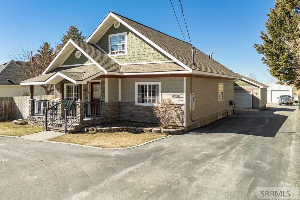 Image 3 of property listing at 41 N 2nd E, Soda Springs, ID 83276