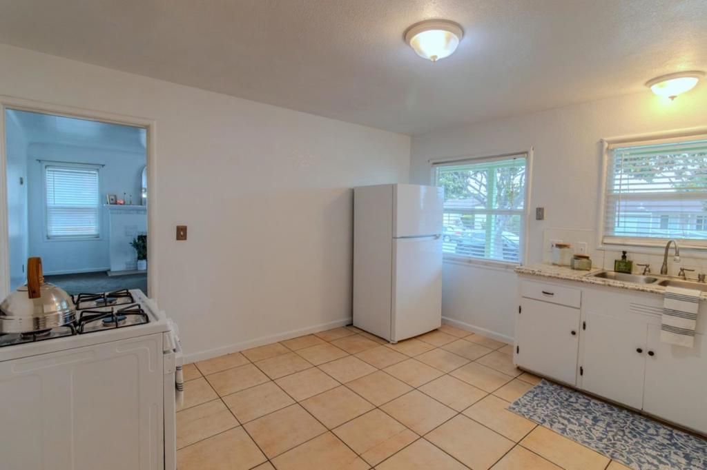 Image 13 of property listing at 111 Mayfair Drive, Salinas, CA 93905
