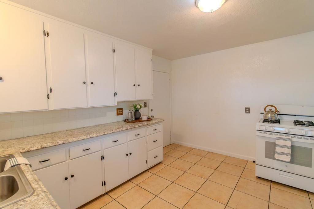Image 14 of property listing at 111 Mayfair Drive, Salinas, CA 93905