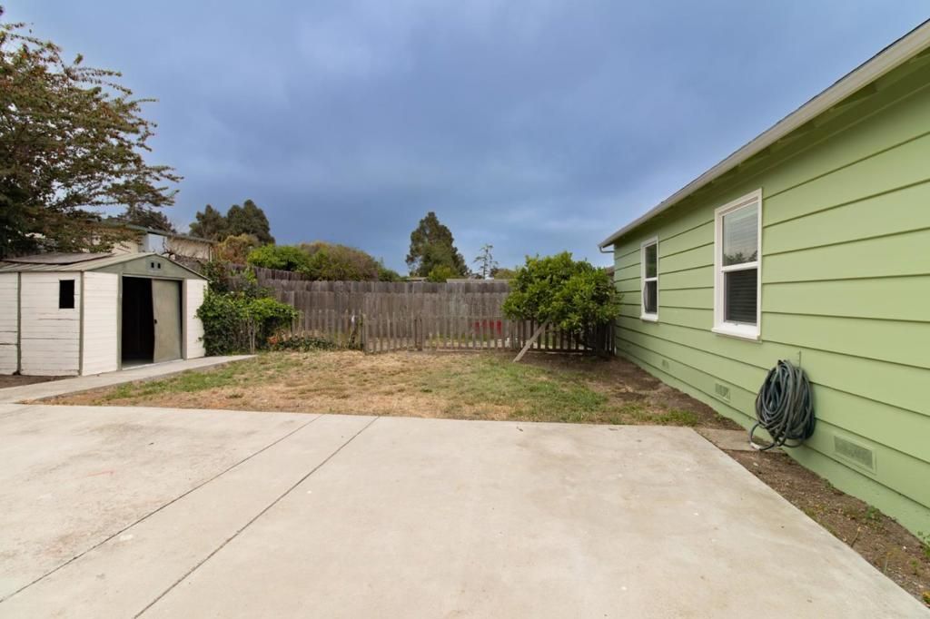Image 25 of property listing at 111 Mayfair Drive, Salinas, CA 93905