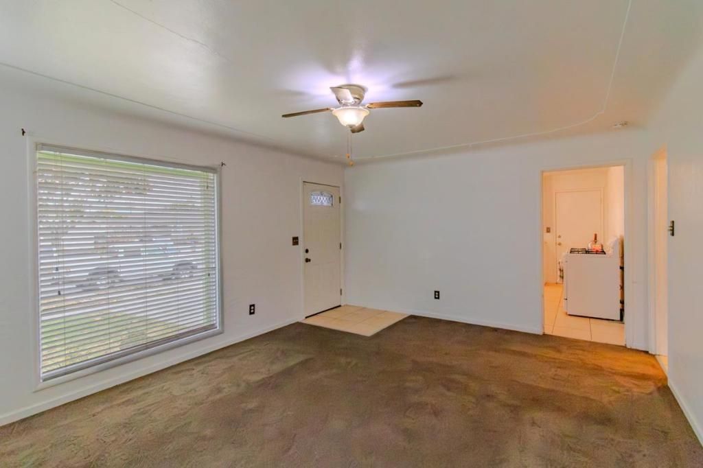 Image 7 of property listing at 111 Mayfair Drive, Salinas, CA 93905