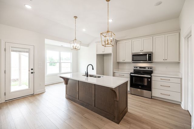 4202 Hereford Dr, Greenbrier, TN 37073