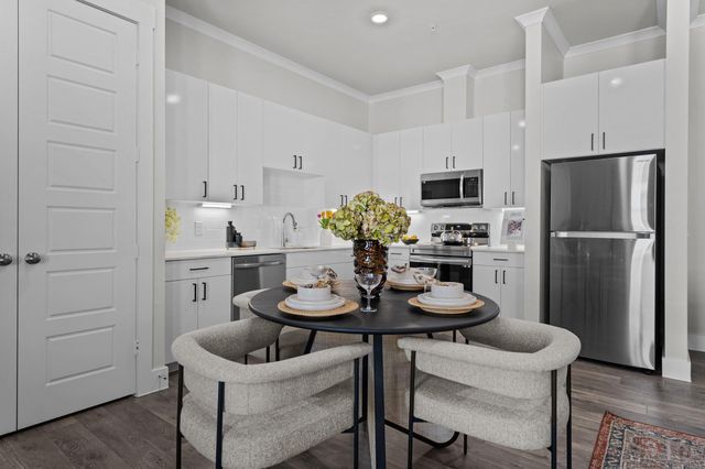 476 Suffield DR 432, Buda, TX 78610