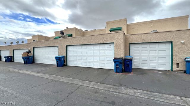 6750 Del Rey Avenue 123, Las Vegas, NV 89146