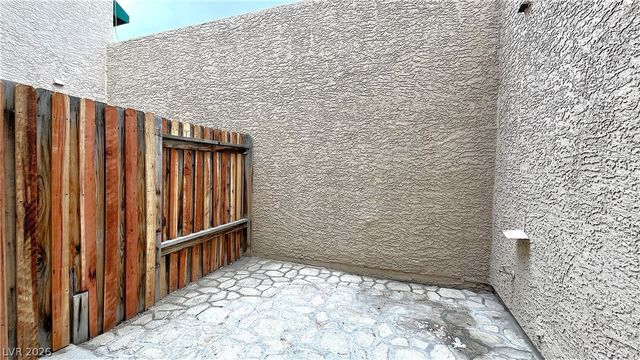 6750 Del Rey Avenue 123, Las Vegas, NV 89146