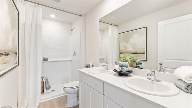 1902 18TH TER, Cape Coral, FL 33993