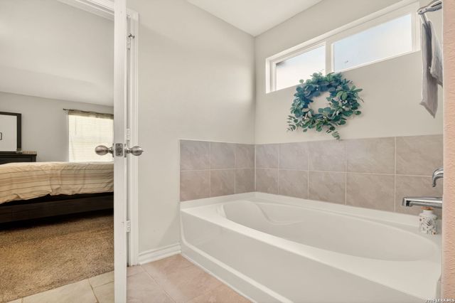 6527 Hoffman Pln, San Antonio, TX 78252