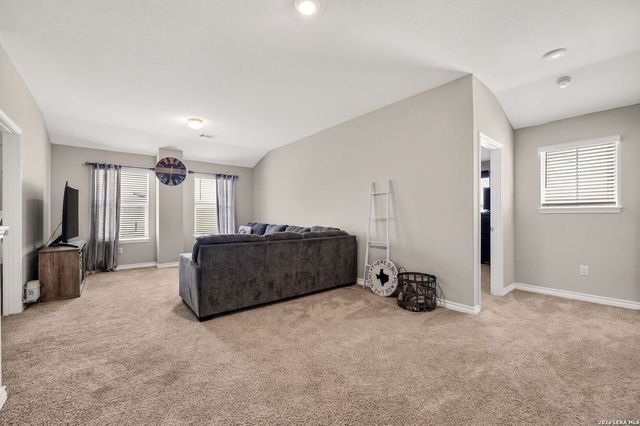 6527 Hoffman Pln, San Antonio, TX 78252