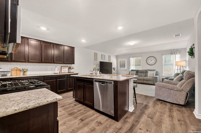 6527 Hoffman Pln, San Antonio, TX 78252