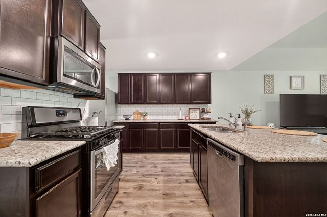 6527 Hoffman Pln, San Antonio, TX 78252