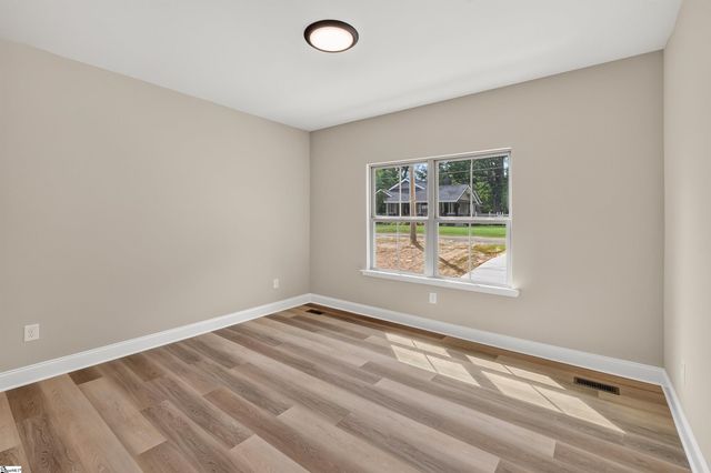 136 S Church Street, Duncan, SC 29334