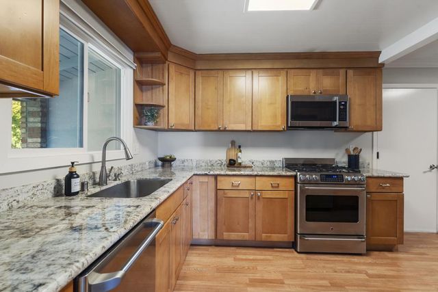 366 Alexander Avenue, Redwood City, CA 94061