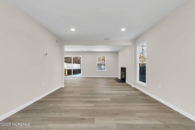 5 Buxton Court, Barnegat, NJ 08005