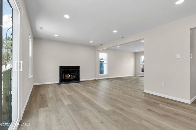 5 Buxton Court, Barnegat, NJ 08005