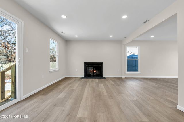 5 Buxton Court, Barnegat, NJ 08005