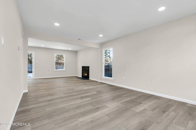 5 Buxton Court, Barnegat, NJ 08005