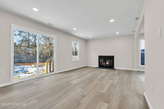 5 Buxton Court, Barnegat, NJ 08005