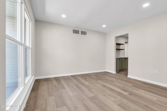 5 Buxton Court, Barnegat, NJ 08005