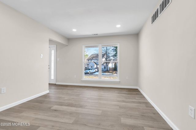 5 Buxton Court, Barnegat, NJ 08005