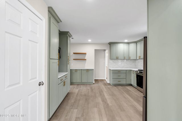 5 Buxton Court, Barnegat, NJ 08005