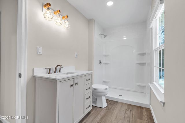 5 Buxton Court, Barnegat, NJ 08005